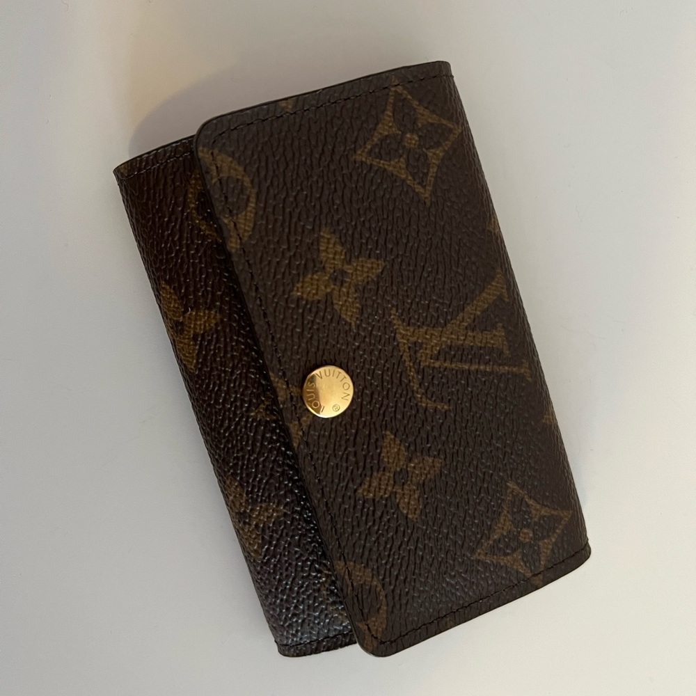 Louis Vuitton key holder SOLD
